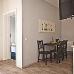 Apartamenty Leszno شقة فندقية 3*